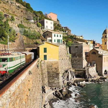 Joivy Family Flat With Little Patio, Cinque Terre Apartamento Vernazza Exterior foto
