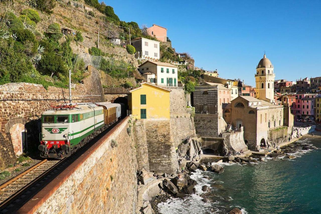 Joivy Family Flat With Little Patio, Cinque Terre Apartamento Vernazza Exterior foto